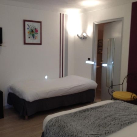 Hotel Lou Caleu Restaurant Le Rocher Des Abeilles Saint-Martin-de-Castillon エクステリア 写真
