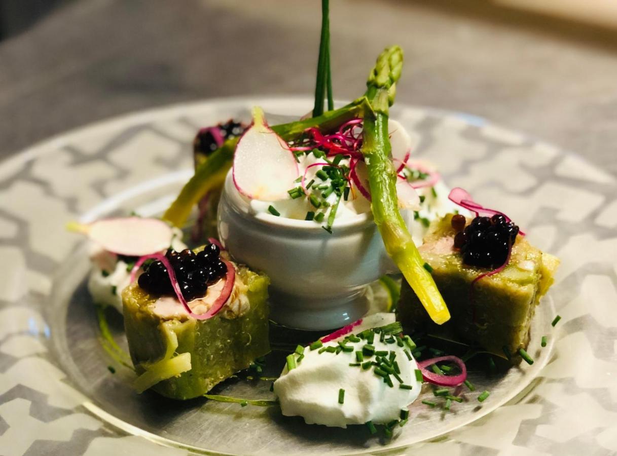 Hotel Lou Caleu Restaurant Le Rocher Des Abeilles Saint-Martin-de-Castillon エクステリア 写真