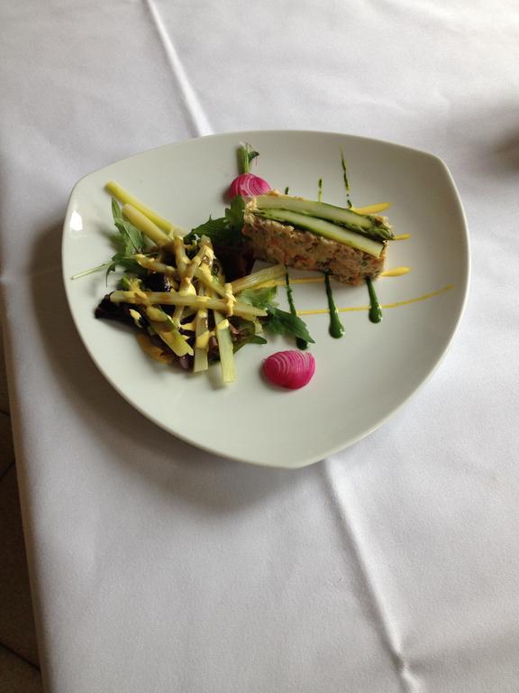 Hotel Lou Caleu Restaurant Le Rocher Des Abeilles Saint-Martin-de-Castillon エクステリア 写真