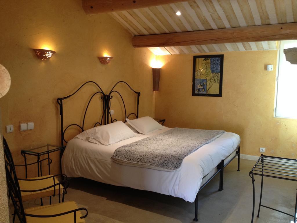 Hotel Lou Caleu Restaurant Le Rocher Des Abeilles Saint-Martin-de-Castillon 部屋 写真
