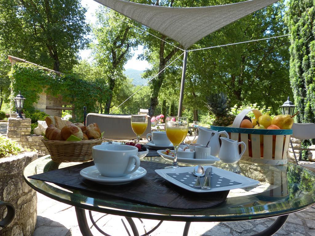 Hotel Lou Caleu Restaurant Le Rocher Des Abeilles Saint-Martin-de-Castillon エクステリア 写真
