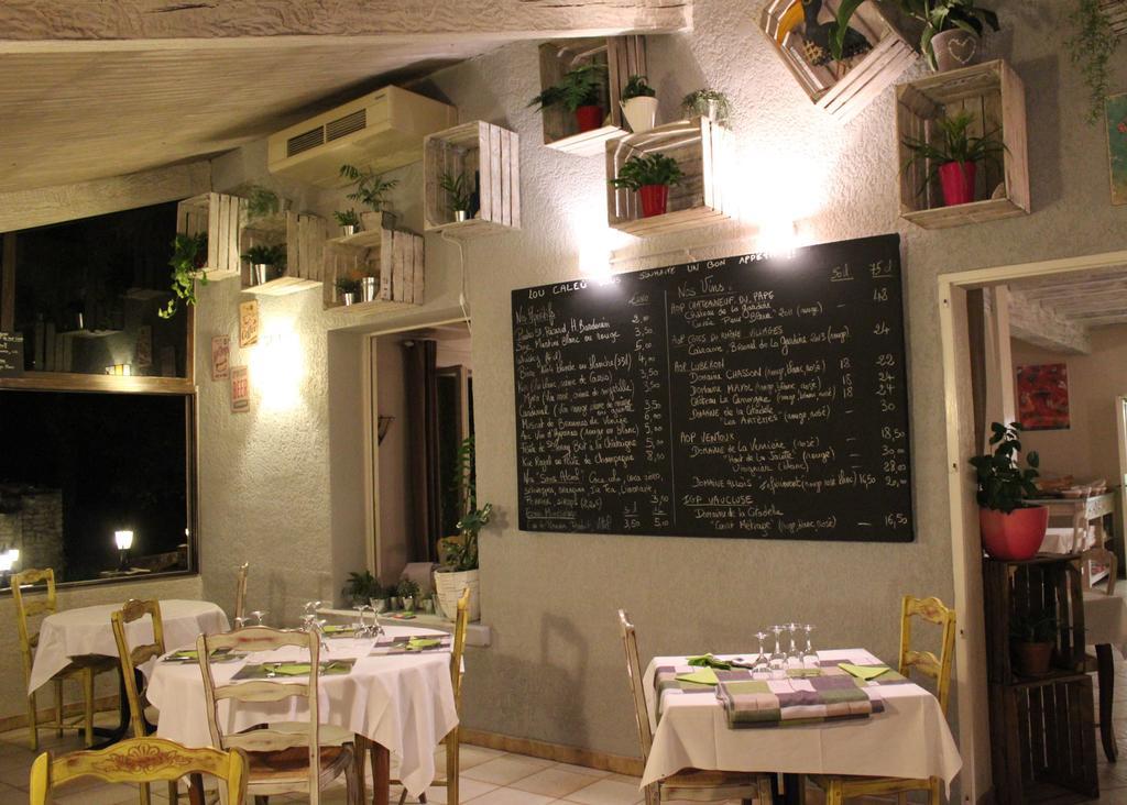 Hotel Lou Caleu Restaurant Le Rocher Des Abeilles Saint-Martin-de-Castillon エクステリア 写真